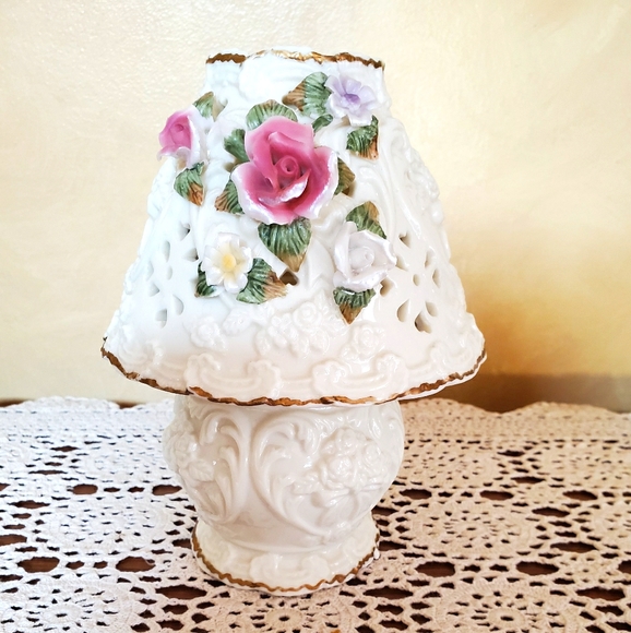 Vintage floral heart candle holder